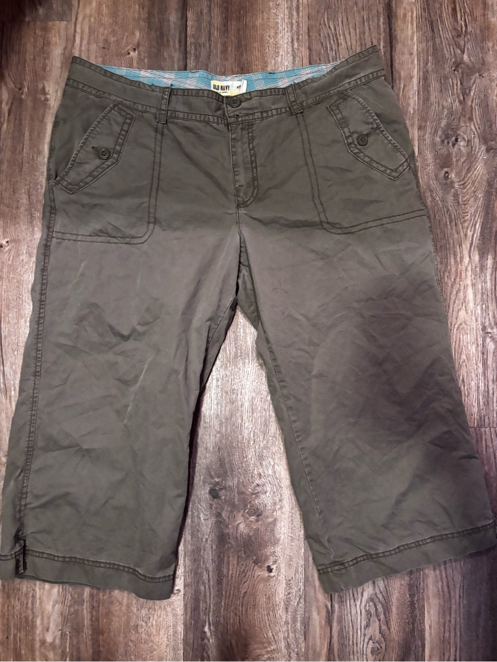 Old Navy Capris with Plaid Waistband